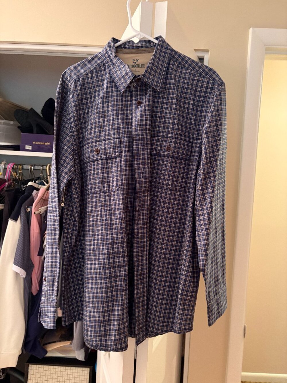 Mens shirt. Plaid. Size Large.
